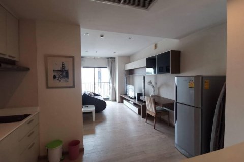 Студия в кондо в Клонг Тоэй, Бангкок, Таиланд № 141845 - фото 3