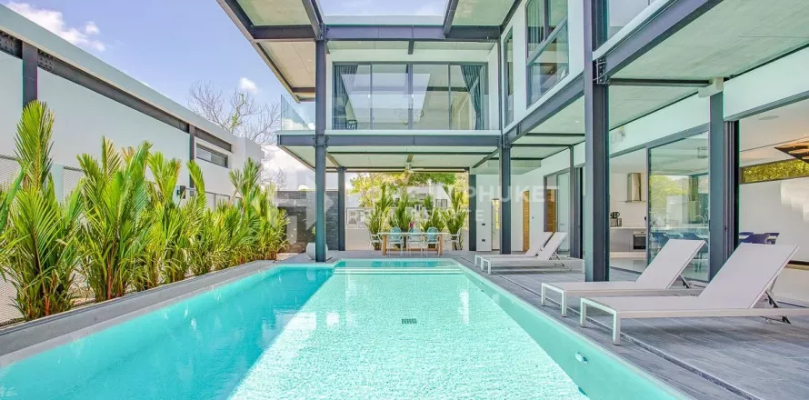 House on Nai Harn Beach, Thailand 4 bedrooms № 131152