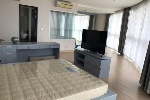 Кондоминиум с 3 спальнями в Ваттхане, Бангкок, Таиланд № 123609 - фото 10