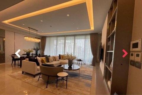 Кондоминиум с 3 спальнями в Патхум Ване, Бангкок, Таиланд № 123608 - фото 1