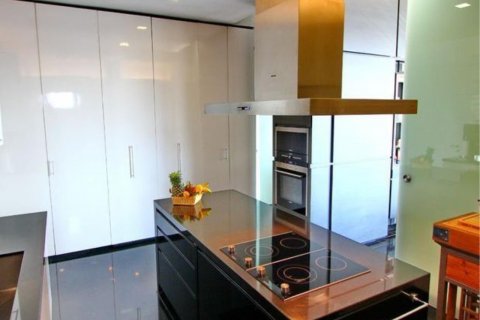 Кондоминиум с 3 спальнями в Ваттхане, Бангкок, Таиланд № 123614 - фото 1