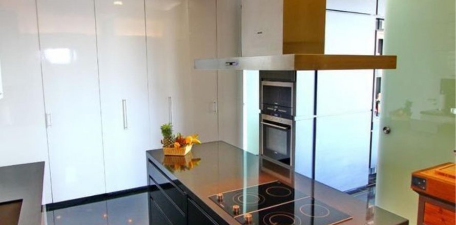 Кондоминиум с 3 спальнями в Ваттхане, Бангкок, Таиланд № 123614