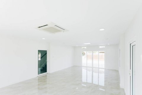 House in Chiang Rai, Thailand 4 bedrooms № 115869 - photo 8