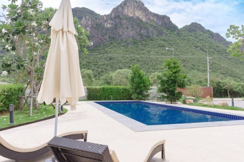 House in Sam Roi Yot, Thailand 5 bedrooms № 125831 - photo 3