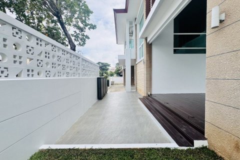 Villa à Pattaya, Thaïlande 5 chambres № 141786 - photo 11