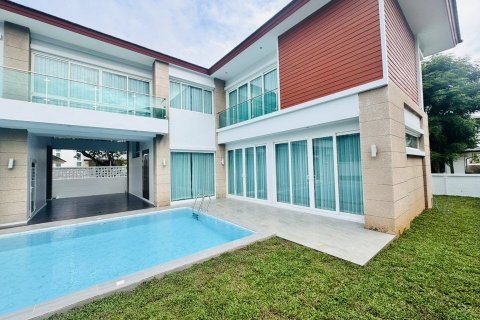 Villa à Pattaya, Thaïlande 5 chambres № 141786 - photo 1