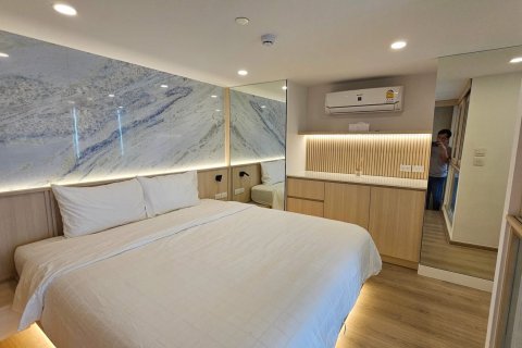 Студия в кондо в Клонг Тоэй, Бангкок, Таиланд № 141938 - фото 2