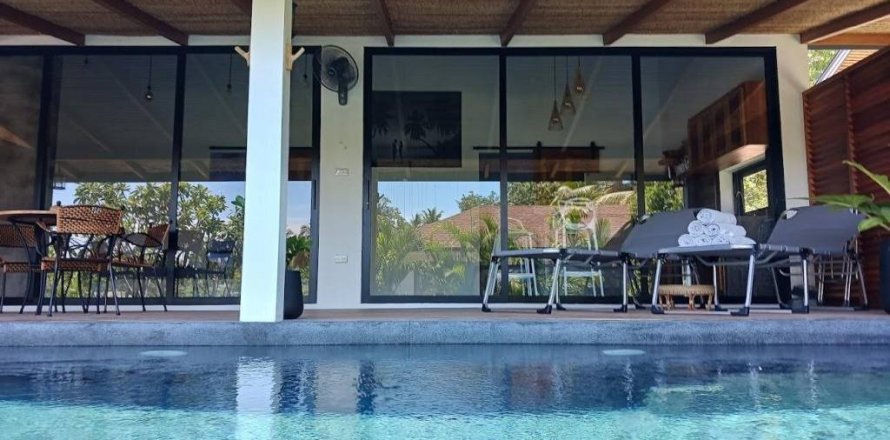 Villa in Surat Thani, Thailand 4 bedrooms № 101972