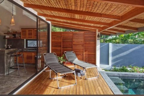 Villa in Surat Thani, Thailand 4 bedrooms № 101972 - photo 5