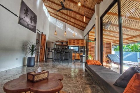 Villa in Surat Thani, Thailand 4 bedrooms № 101972 - photo 6