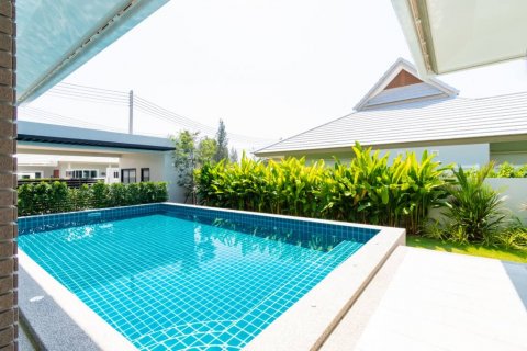 Villa in Hua Hin, Thailand 3 bedrooms № 101975 - photo 2