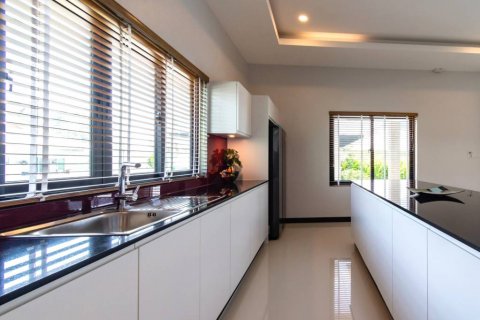 Villa in Hua Hin, Thailand 3 bedrooms № 101975 - photo 8
