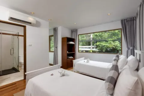 Villa in Phuket, Thailand 6 bedrooms № 107730 - photo 17