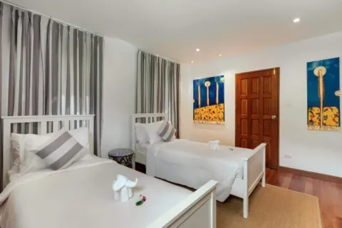Villa in Phuket, Thailand 6 bedrooms № 107730 - photo 16