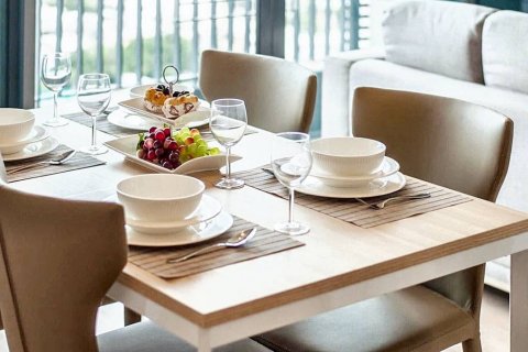 Кондоминиум с 2 спальнями в Бангне, Бангкок, Таиланд № 85875 - фото 4