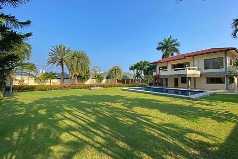 Villa in Hua Hin, Thailand 4 bedrooms № 85871 - photo 3