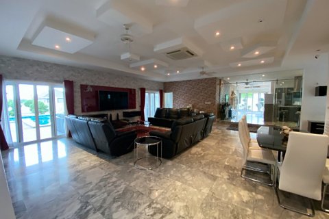 House in Hua Hin, Thailand 3 bedrooms № 125595 - photo 10