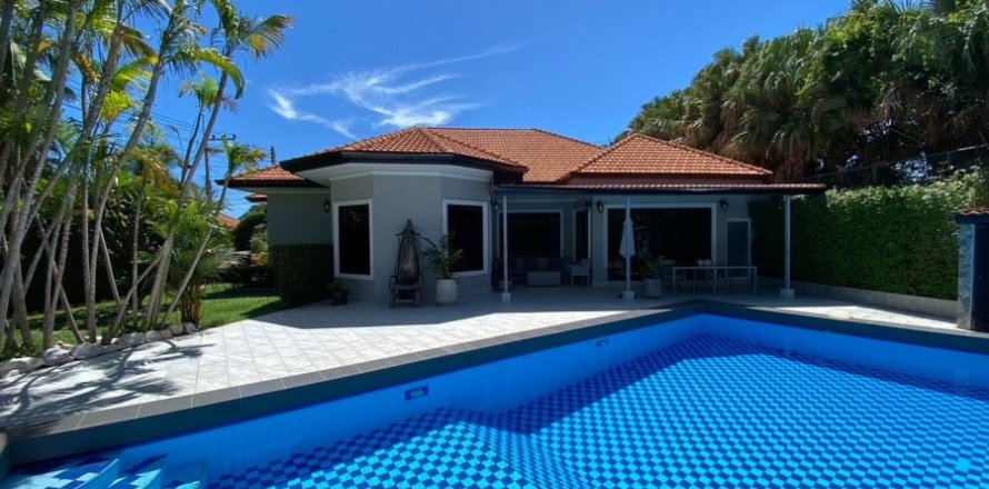 House in Hua Hin, Thailand 3 bedrooms № 125168