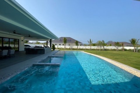 House in Hua Hin, Thailand 4 bedrooms № 125173 - photo 2