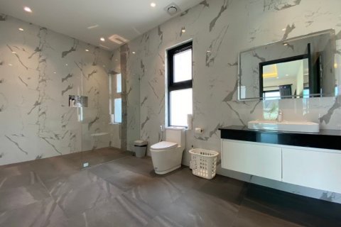 House in Hua Hin, Thailand 4 bedrooms № 125173 - photo 15