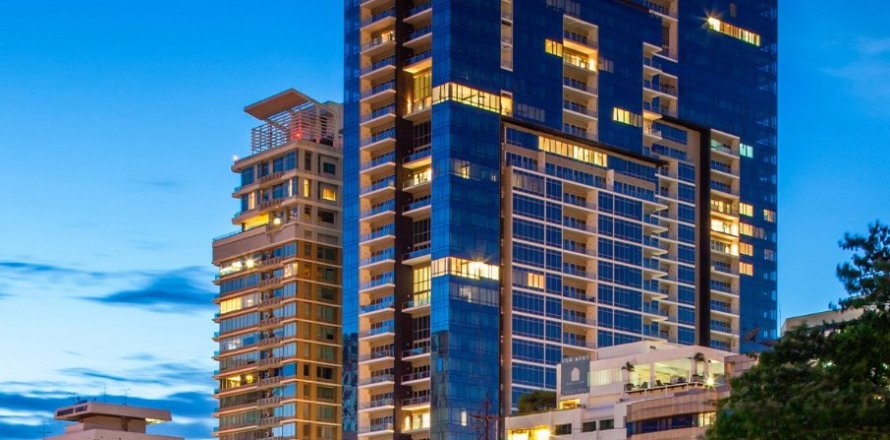 Condo à Pathum Wan, Bangkok, Thaïlande, 3 chambres № 126357