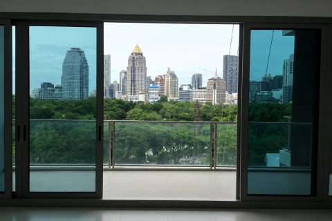 Condo à Pathum Wan, Bangkok, Thaïlande, 3 chambres № 126357 - photo 2
