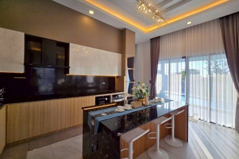 Villa in Bang Lamung, Thailand 3 bedrooms № 132842 - photo 10