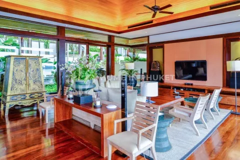 House in Kamala, Thailand 6 bedrooms № 131053 - photo 3