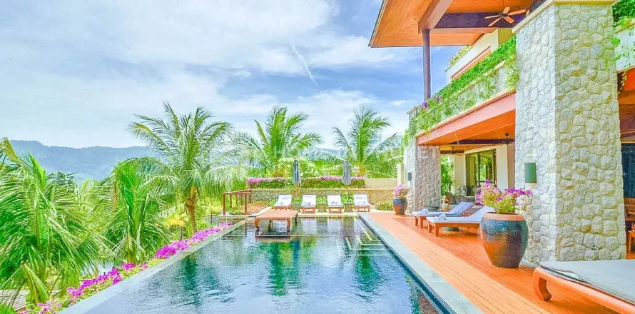 Кондоминиум с 4 спальнями в Камале, Таиланд № 131052