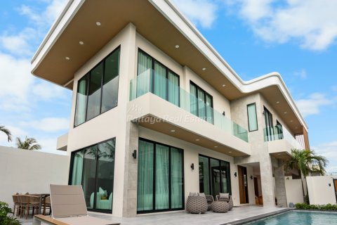 Maison à Pattaya, Thaïlande 4 chambres № 105062