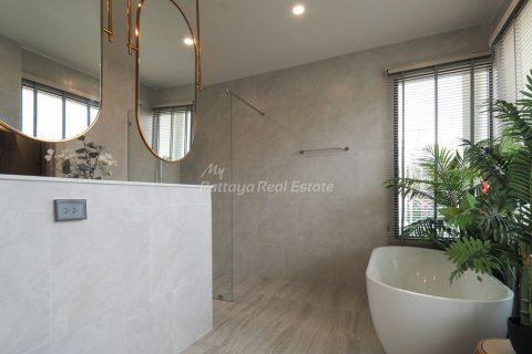 House in Pattaya, Thailand 4 bedrooms № 105062 - photo 20