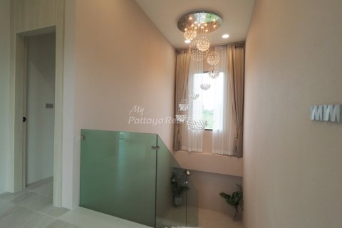 House in Pattaya, Thailand 4 bedrooms № 105062 - photo 5
