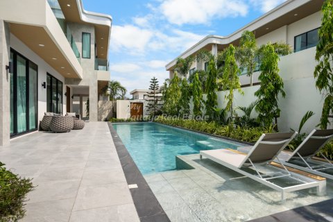 Maison à Pattaya, Thaïlande 4 chambres № 105062 - photo 2