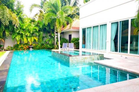 Дом в Паттайе, Таиланд с 3 спальнями  № 130654 - фото 3