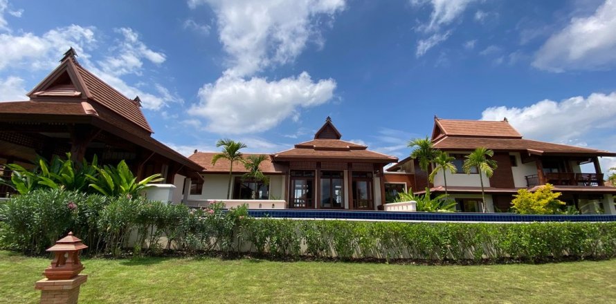 House in Chiang Mai, Thailand 4 bedrooms № 126507