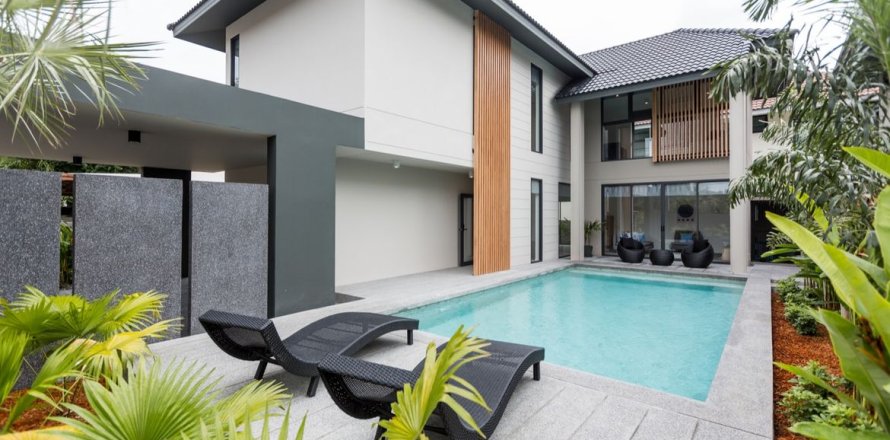 Villa in Chiang Mai, Thailand 4 bedrooms № 126506