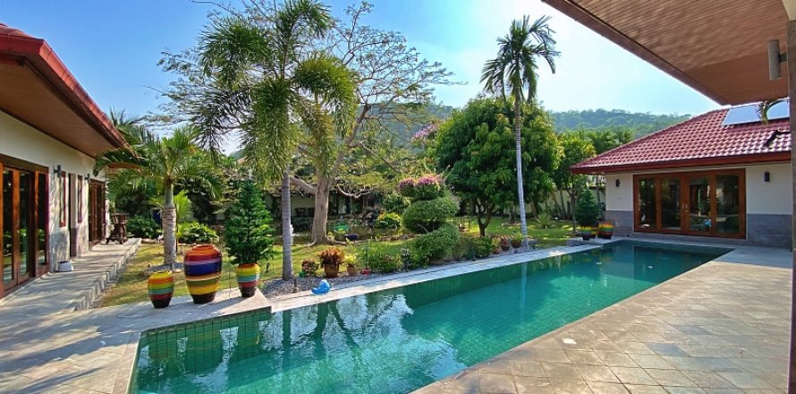 Maison à Hua Hin, Thaïlande 5 chambres № 125147