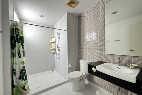 Condo in Hua Hin, Thailand, 2 bedrooms № 125145 - photo 12