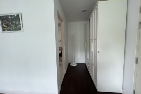 Condo in Hua Hin, Thailand, 2 bedrooms № 125145 - photo 14