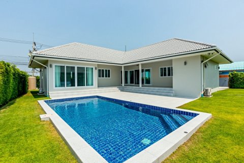 Дом в Хуа Хине, Таиланд с 3 спальнями  № 125148 - фото 1