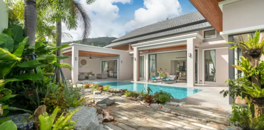 Villa in Phuket, Thailand 3 bedrooms № 122974