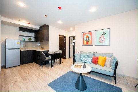 Condo in Huai Khwang, Bangkok, Thailand, 2 bedrooms  № 121139 - photo 2