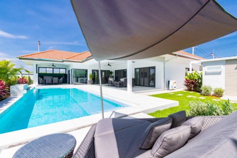 Villa in Hua Hin, Thailand 3 bedrooms № 125955 - photo 2