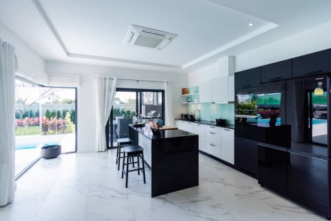 Villa in Hua Hin, Thailand 3 bedrooms № 125955 - photo 8