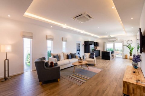 Villa in Hua Hin, Thailand 3 bedrooms № 125956 - photo 3