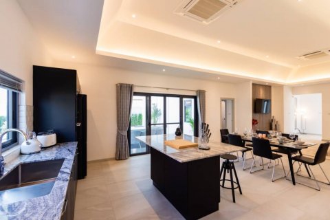 Villa in Hua Hin, Thailand 3 bedrooms № 125954 - photo 10