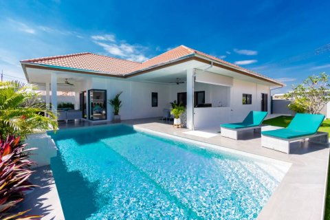 Villa in Hua Hin, Thailand 3 bedrooms № 125954 - photo 1