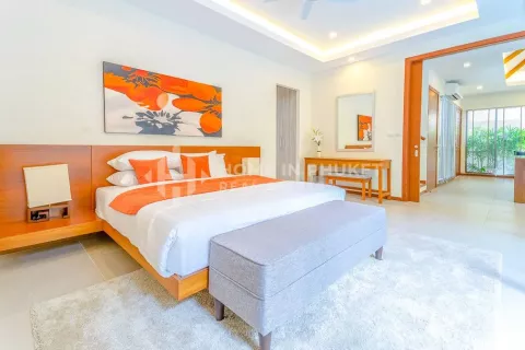 House in Rawai, Thailand 3 bedrooms № 131108 - photo 8