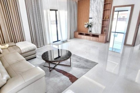 Villa in Pattaya, Thailand 4 bedrooms № 124521 - photo 5