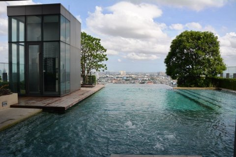 Studio dans le Condo à Sathon, Bangkok, Thaïlande  № 142269 - photo 16